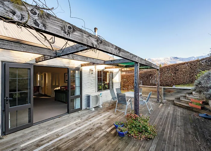 Criffel Peak View Bed & Breakfast 4*